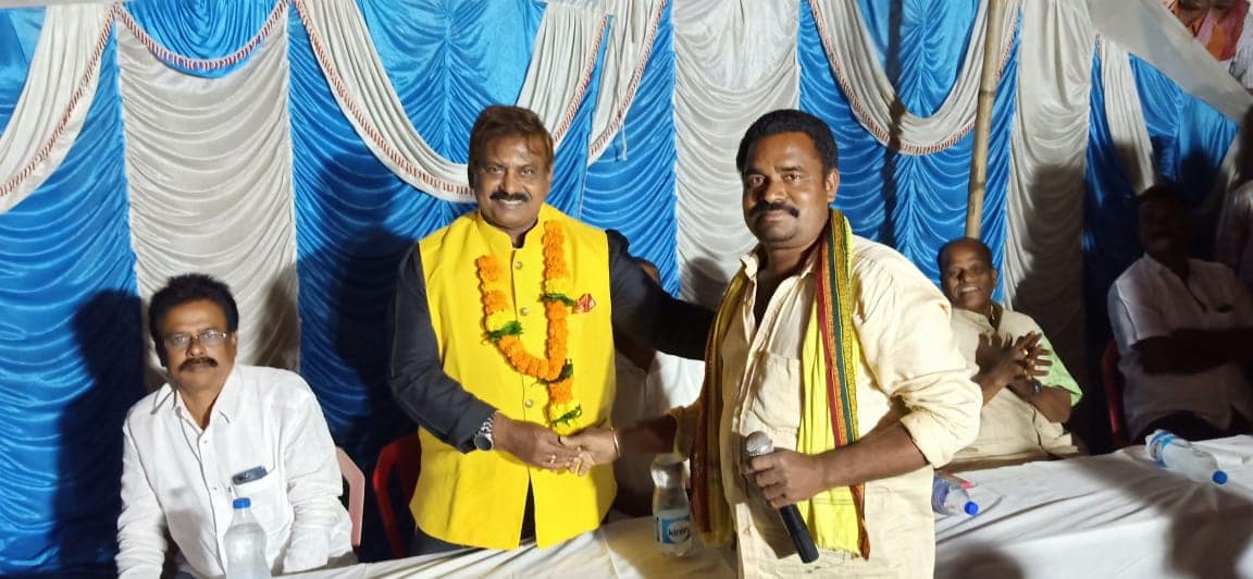 Dr.-Tirupati-PAnigrahi-during-party-meeting-at-Kasinagar-Gajapati